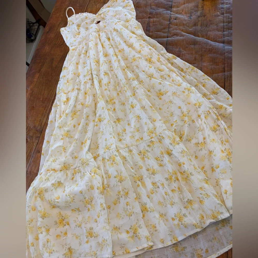 Trixxi White and Yellow Floral Midi Dress - Picture 4 of 6